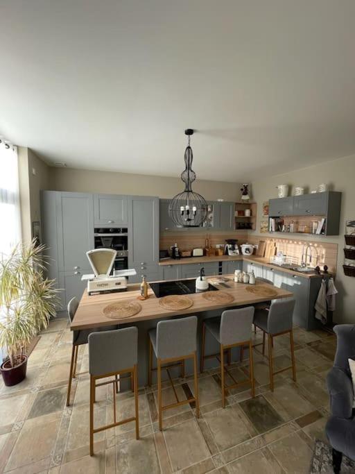 Le Pigeonnier / Gite De Charme 1 A 4 Pers 80 M² Cambrai Zewnętrze zdjęcie