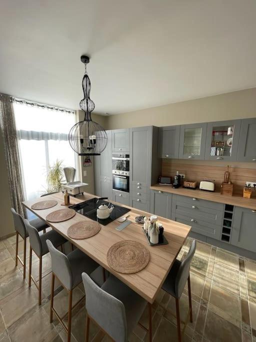 Le Pigeonnier / Gite De Charme 1 A 4 Pers 80 M² Cambrai Zewnętrze zdjęcie